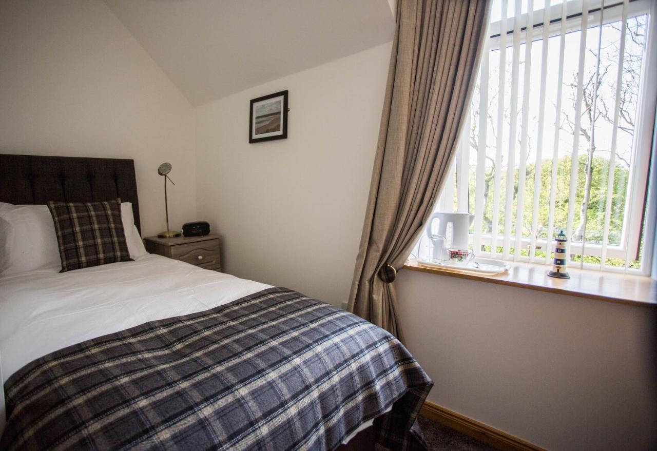 Bed and Breakfast By The Bay Cruden Bay Екстер'єр фото